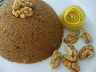 Cevizli İrmik Tatlısı Tarifi ve Malzemeleri Cevizli İrmik Tatlısı Tarifi ve Malzemeleri